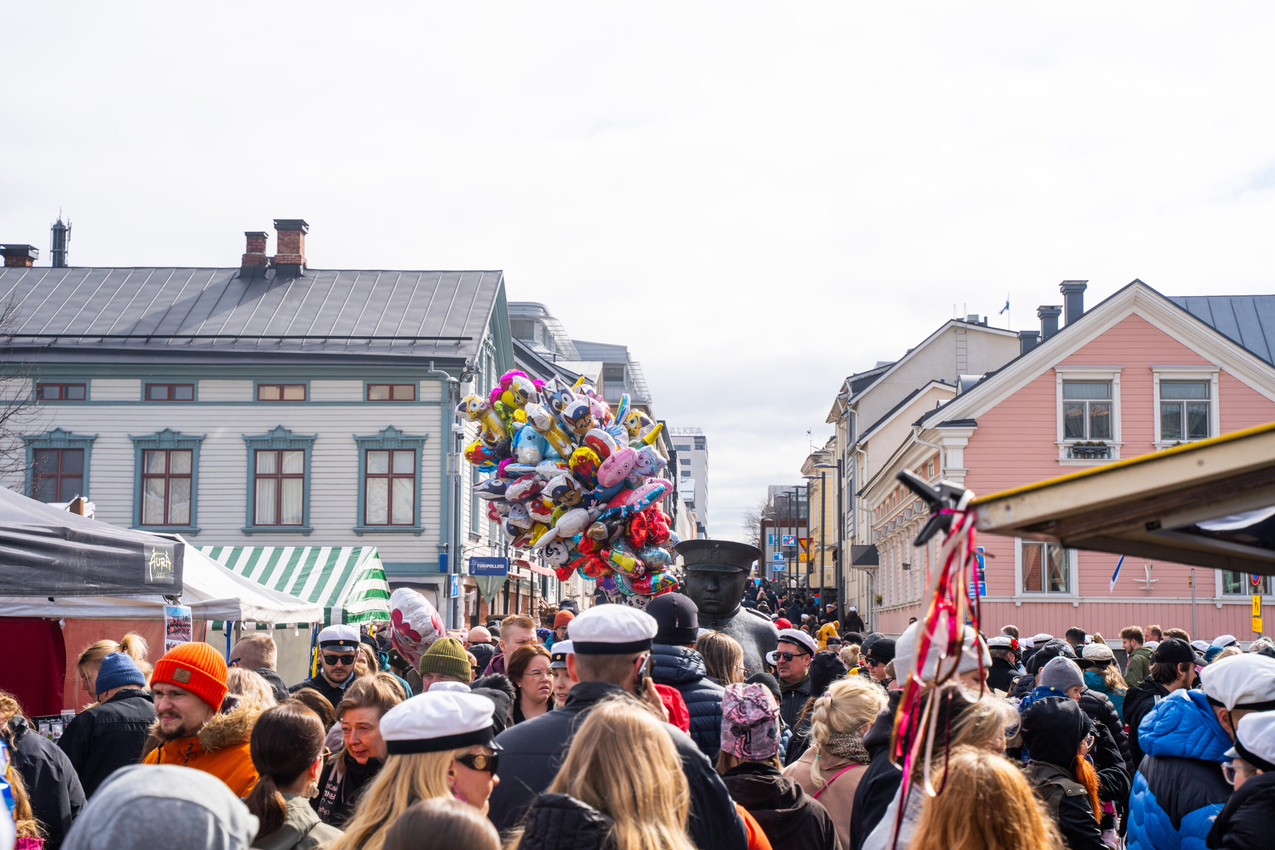 Näin juhlit vappua Oulussa – brunssit, munkit ja juhlatunnelma koottuna