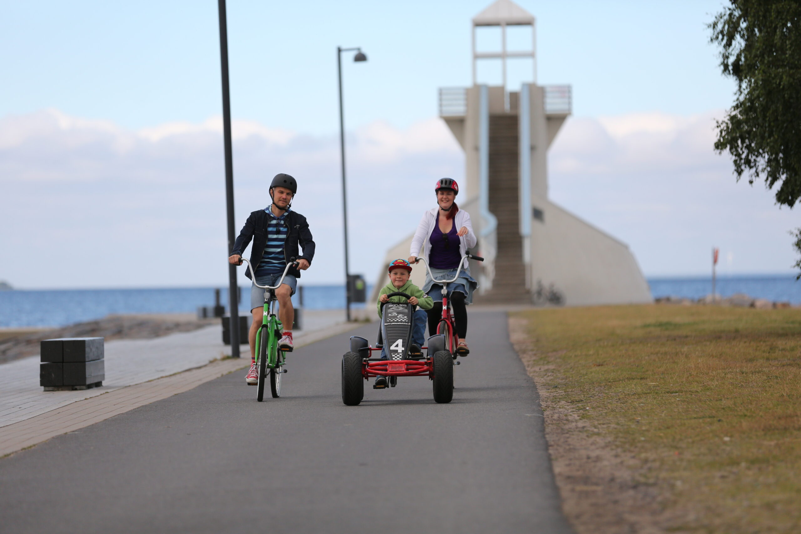 Hop on a bike and go – explore Oulu easily with a rental bike